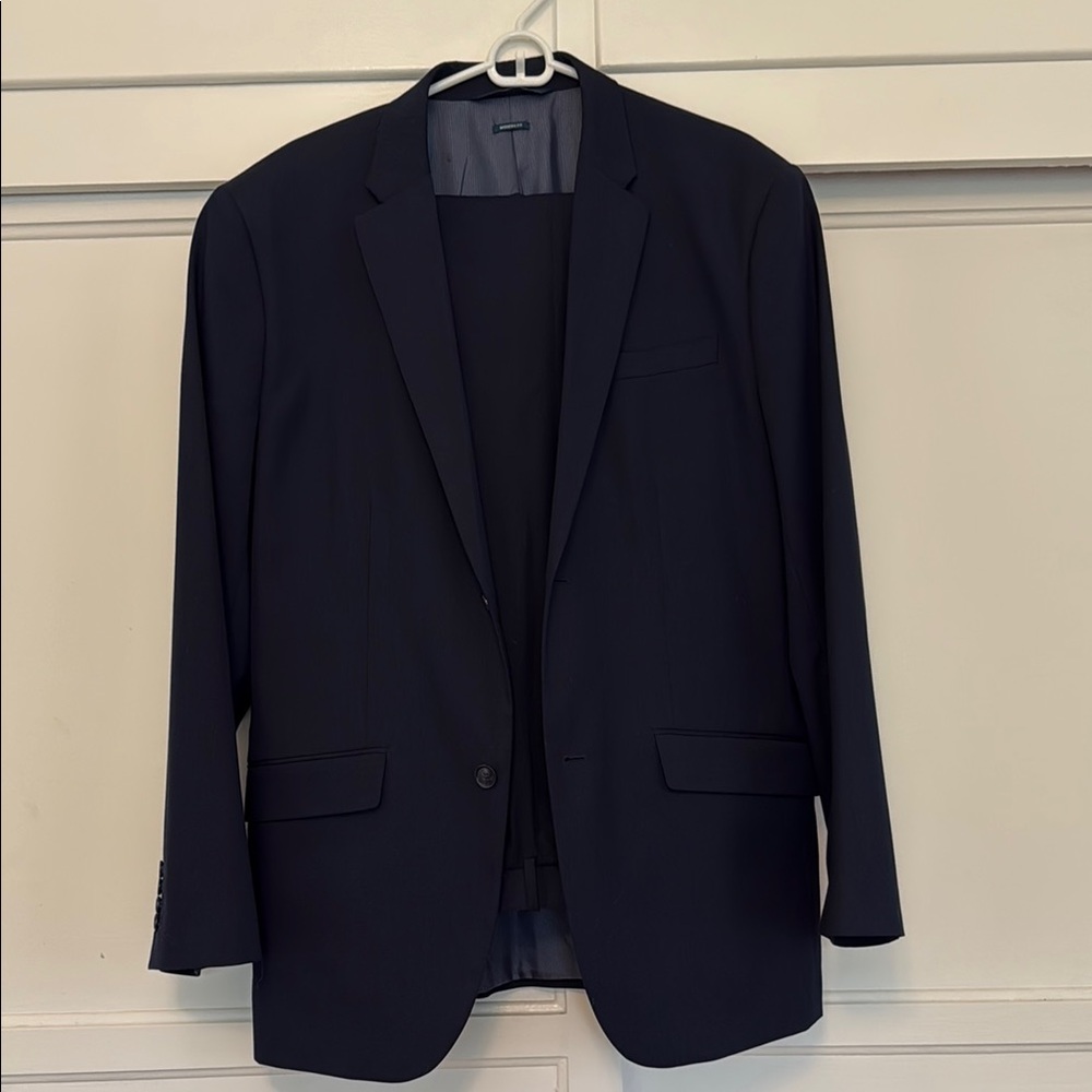 Men's Navy suit